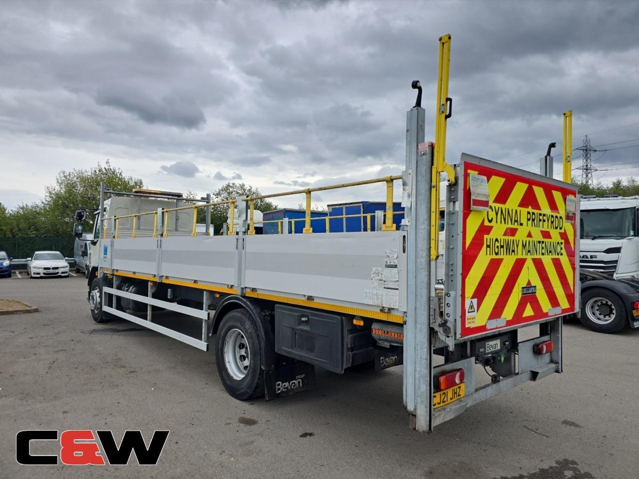 Vehicle image 6